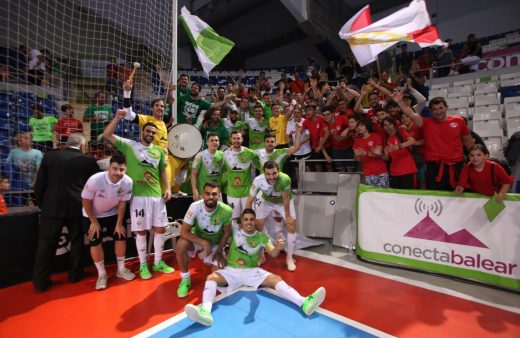 Jugadores y afición del Palma Futsal (Foto: Palma Futsal)