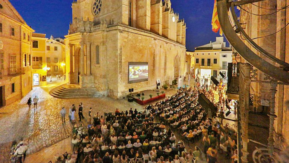 El Festival de Cine de Menorca 2019 se inauguró anoche con una gran presencia de público.