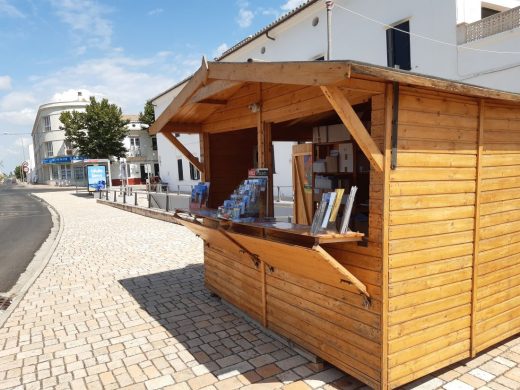 La OIT está situada al lado de la parada del autobús