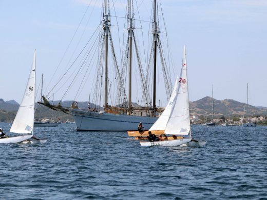 (Fotos) Poco viento en la segunda etapa de la Vuelta a Menorca en patín de vela