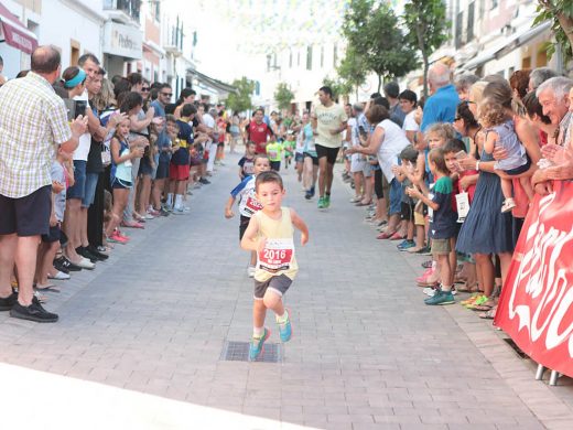 (Fotos) Leire López y Xavi Cubas se apuntan la carrera de Sant Martí