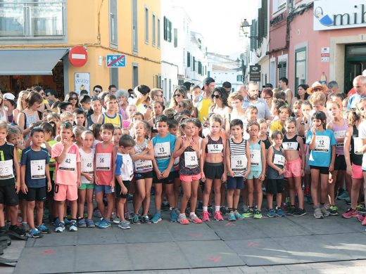 (Fotos) Leire López y Xavi Cubas se apuntan la carrera de Sant Martí