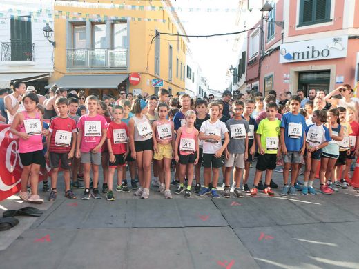 (Fotos) Leire López y Xavi Cubas se apuntan la carrera de Sant Martí