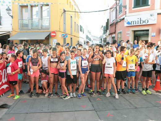 (Fotos) Leire López y Xavi Cubas se apuntan la carrera de Sant Martí