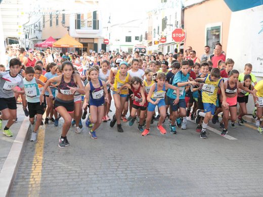 (Fotos) Leire López y Xavi Cubas se apuntan la carrera de Sant Martí