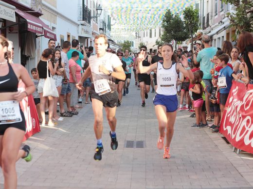 (Fotos) Leire López y Xavi Cubas se apuntan la carrera de Sant Martí