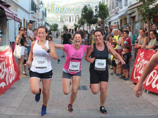 (Fotos) Leire López y Xavi Cubas se apuntan la carrera de Sant Martí