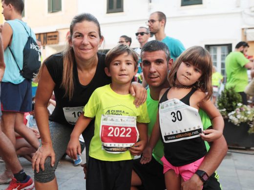 (Fotos) Leire López y Xavi Cubas se apuntan la carrera de Sant Martí