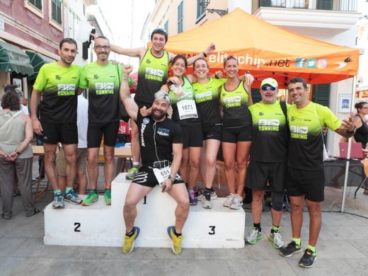 (Fotos) Leire López y Xavi Cubas se apuntan la carrera de Sant Martí