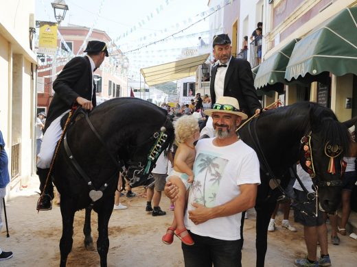 (Vídeo) La fiesta no para en Es Mercadal