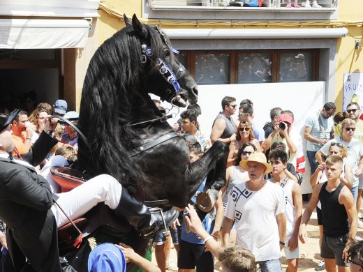 (Vídeo) La fiesta no para en Es Mercadal