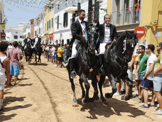 (Vídeo) La fiesta no para en Es Mercadal