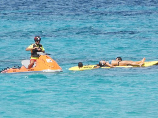 (Fotos) Éxito del simulacro de rescate en playa de Son Bou