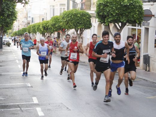 (Fotos) Xavi Cubas se impone en un apretado sprint en Alaior