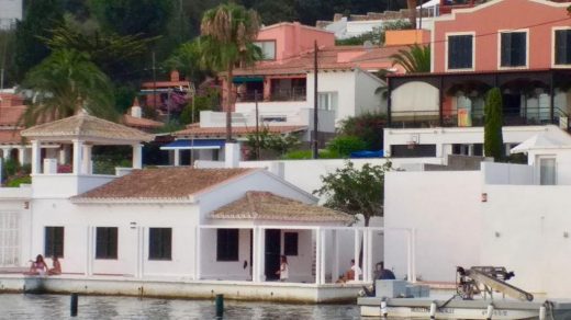 Imagen de la casa de La Solana que tenía en concesión la familia de Mercedes Milá