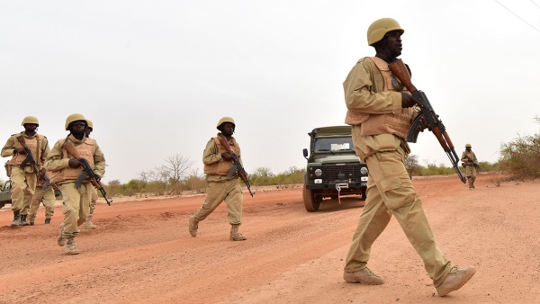 Militares en Burkina Faso.