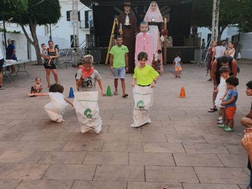 (Fotos) Fiesta, gigantes y paella en Sant Lluís