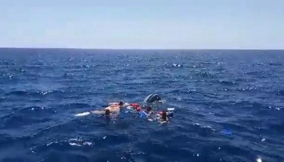 Imagen del rescate de una familia en la costa sur de Menorca