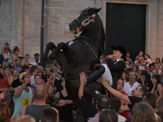 (Fotos) Intensa tarde de fiesta en Llucmeçanes