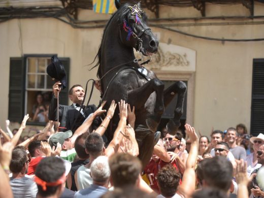 Animado y caluroso último “jaleo” en Alaior