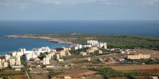 El menor se encontraba buceando en la zona en compañía de otros jóvenes.