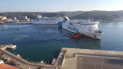 No es la primera vez que Baleària opera desde el puerto de Maó (Foto: Juan Valdelvira)