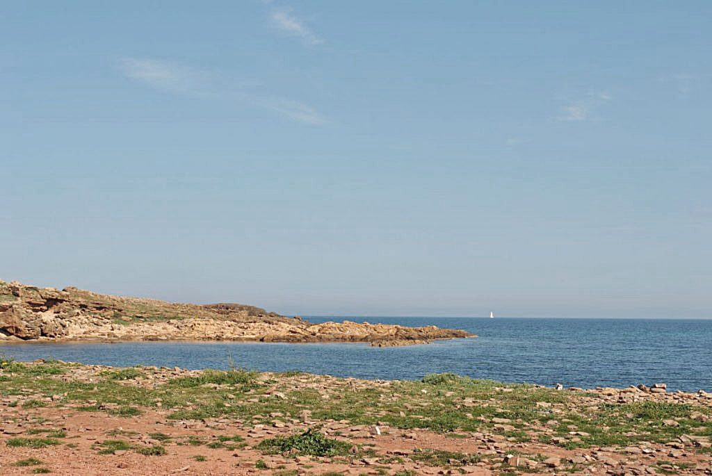 Día de playa en Menorca porque aumentan las temperaturas y la humedad