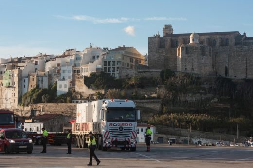 Camión en el puerto de Maó.