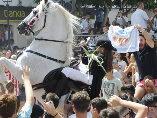 (Vídeo y fotos) La fiesta crece en Sant Lluís