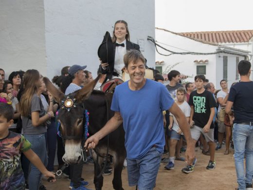 (Vídeo y galería de fotos) Sant Nicolau devuelve la fiesta a Es Mercadal