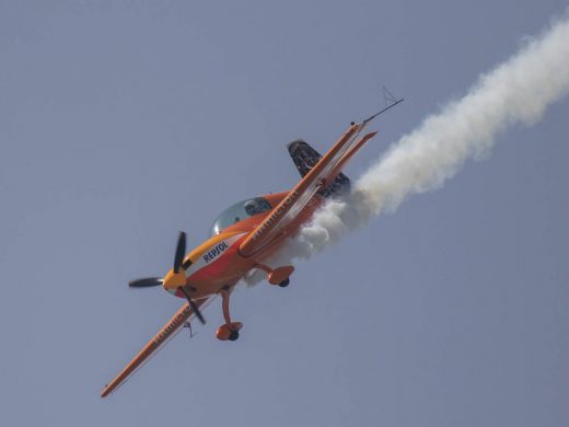 (Fotos y vídeo) Mil piruetas y acrobacias en el cielo