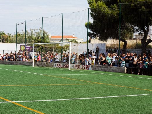 (Vídeo y galería de fotos) Lleno histórico y triunfo del Barça en Es Castell