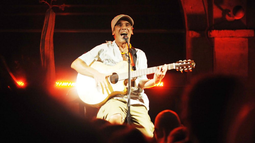 Manu Chao, en un momento del concierto (Fotos: Tolo Mercadal)