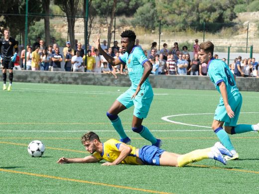 (Vídeo y galería de fotos) Lleno histórico y triunfo del Barça en Es Castell