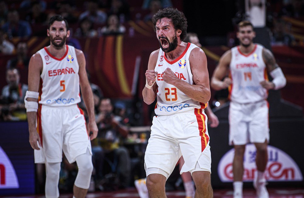 Llull celebra uno de sus triples (Foto: FIBA)