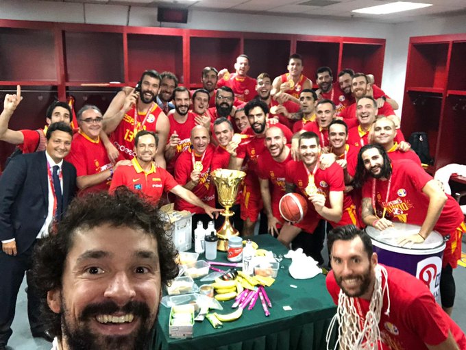 Selfie en el vestuario de Llull.