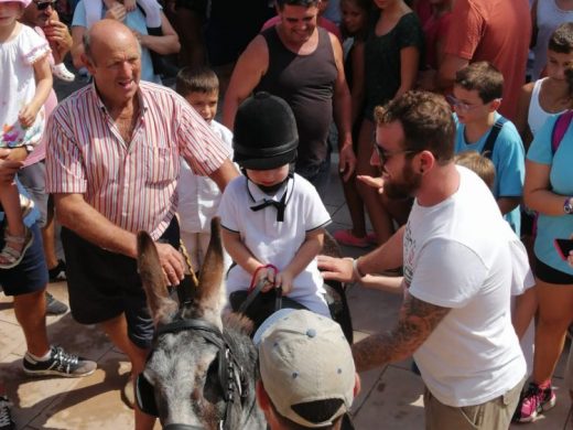 (Galería de fotos) Paellas y “jaleo d’ases” para despedir las fiestas de Sant Lluís