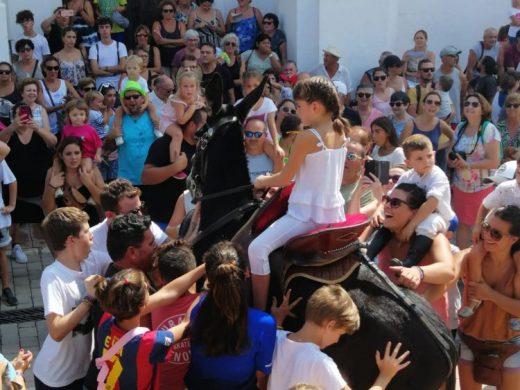 (Galería de fotos) Paellas y “jaleo d’ases” para despedir las fiestas de Sant Lluís