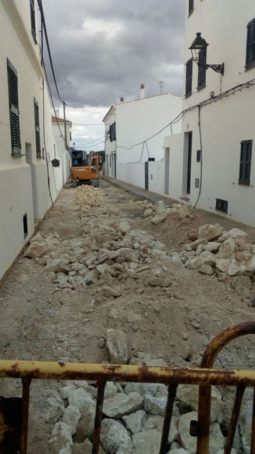 Las obras vuelven a las calles de Es Migjorn Gran