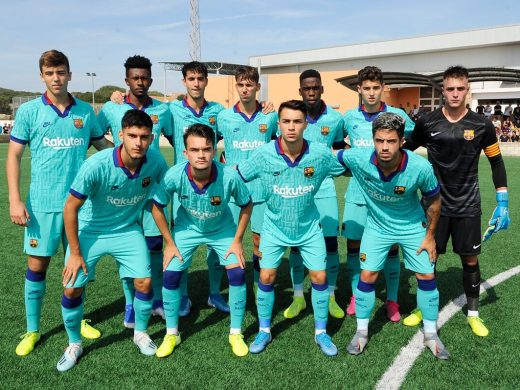 (Vídeo y galería de fotos) Lleno histórico y triunfo del Barça en Es Castell