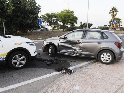 Cuatro heridos en un accidente de tráfico a la entrada de Maó