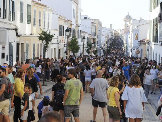 (Vídeo y fotos) Las mejores imágenes de las “completes” en la ermita de Gràcia