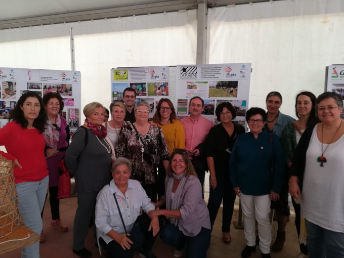 Susana Mora, con algunos de los participantes en la muestra (Fotos: Fòrum ets Menorca)