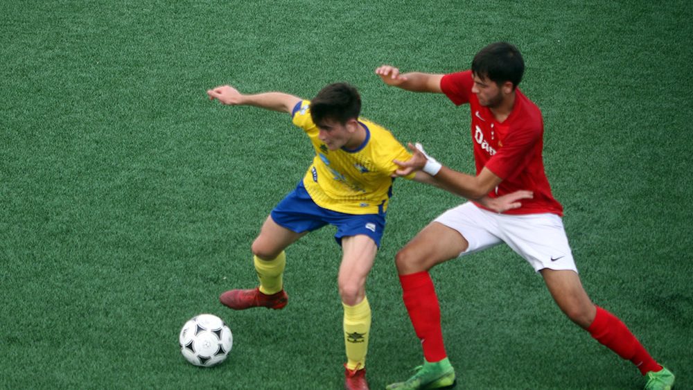 Acción de ataque del partido (Fotos: deportesmenorca.com)