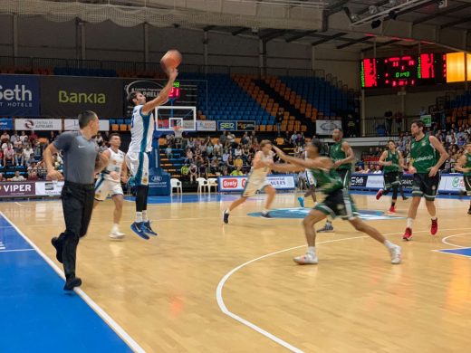 Corc¡bacho ya lleva anotados 1203 triples (Foto: Hestia Menorca)