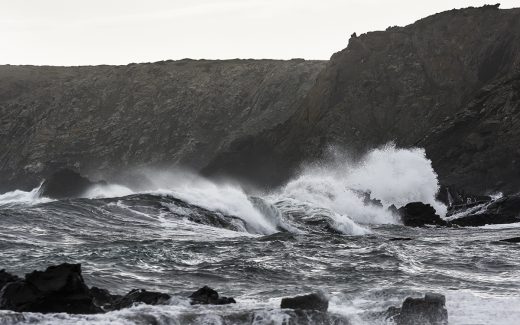 El estado del mar dificulta la navegación (Foto: M.LLAMBIAS)