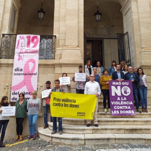 Imagen del acto de esta mañana en Maó contra la violencia de género