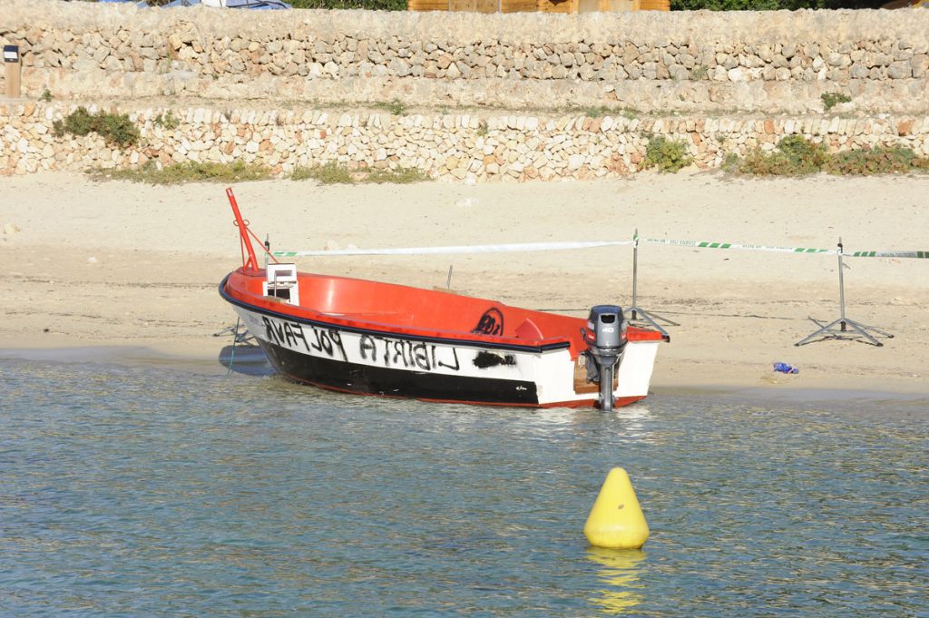 Imagen de archivo de la patera que llegó a Menorca en octubre de 2019