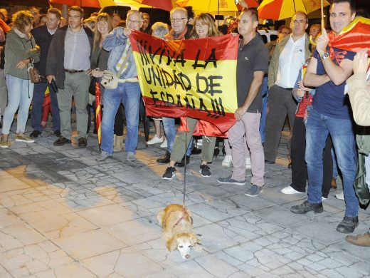 200 menorquines agradecen el trabajo de la Policía Nacional en Cataluña