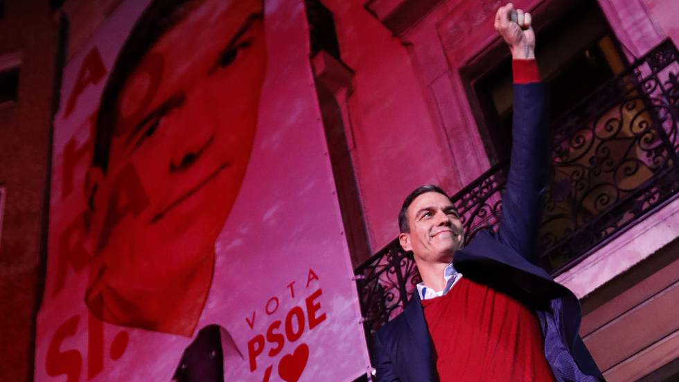 Pedro Sánchez, celebrando la victoria.